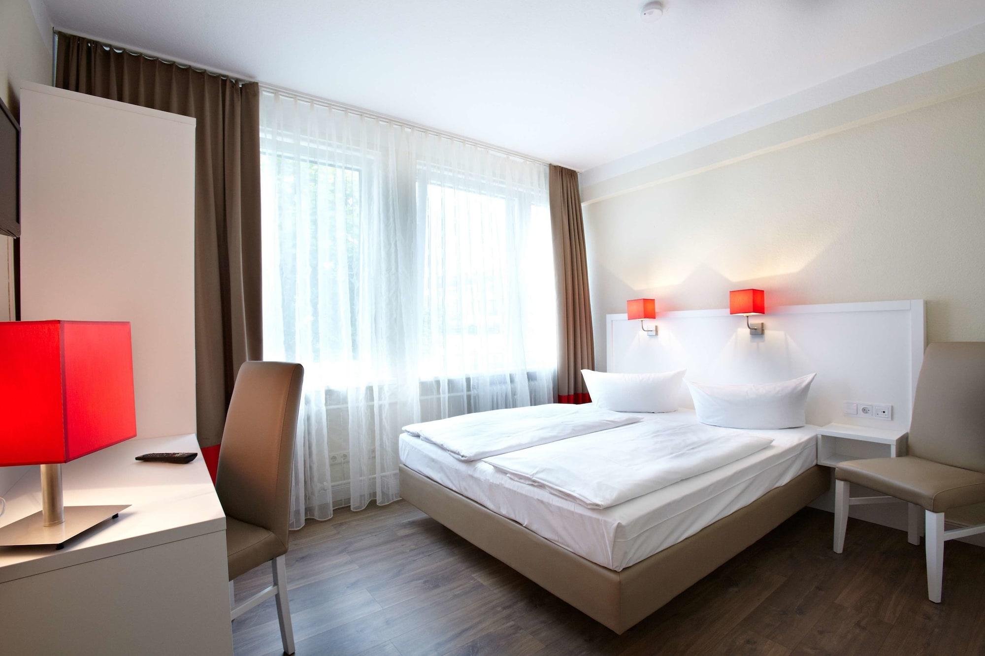 Hotel Ostseehalle Kiel By Premiere Classe Экстерьер фото