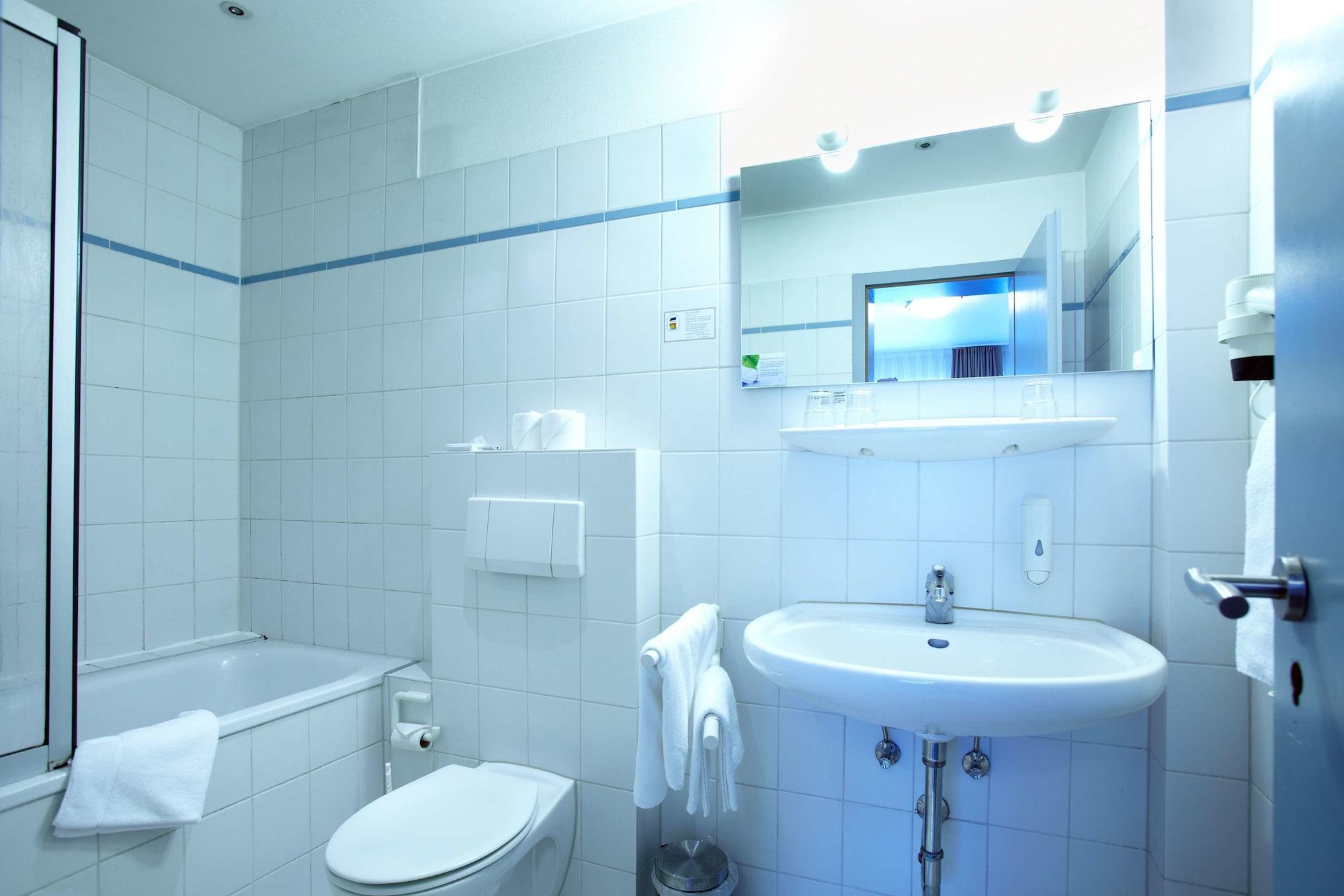 Hotel Ostseehalle Kiel By Premiere Classe Экстерьер фото