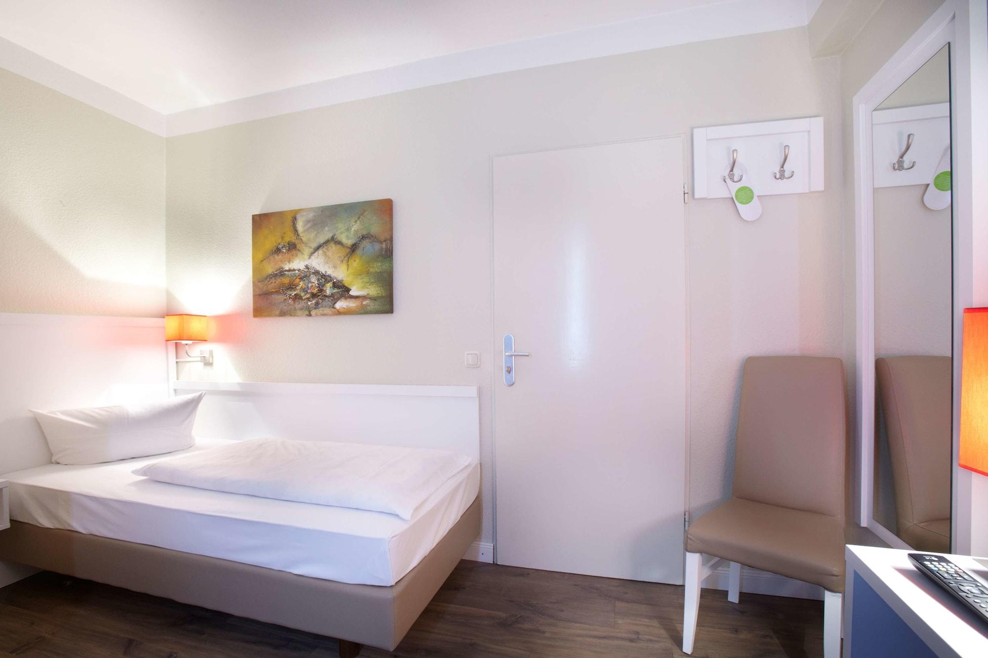 Hotel Ostseehalle Kiel By Premiere Classe Экстерьер фото