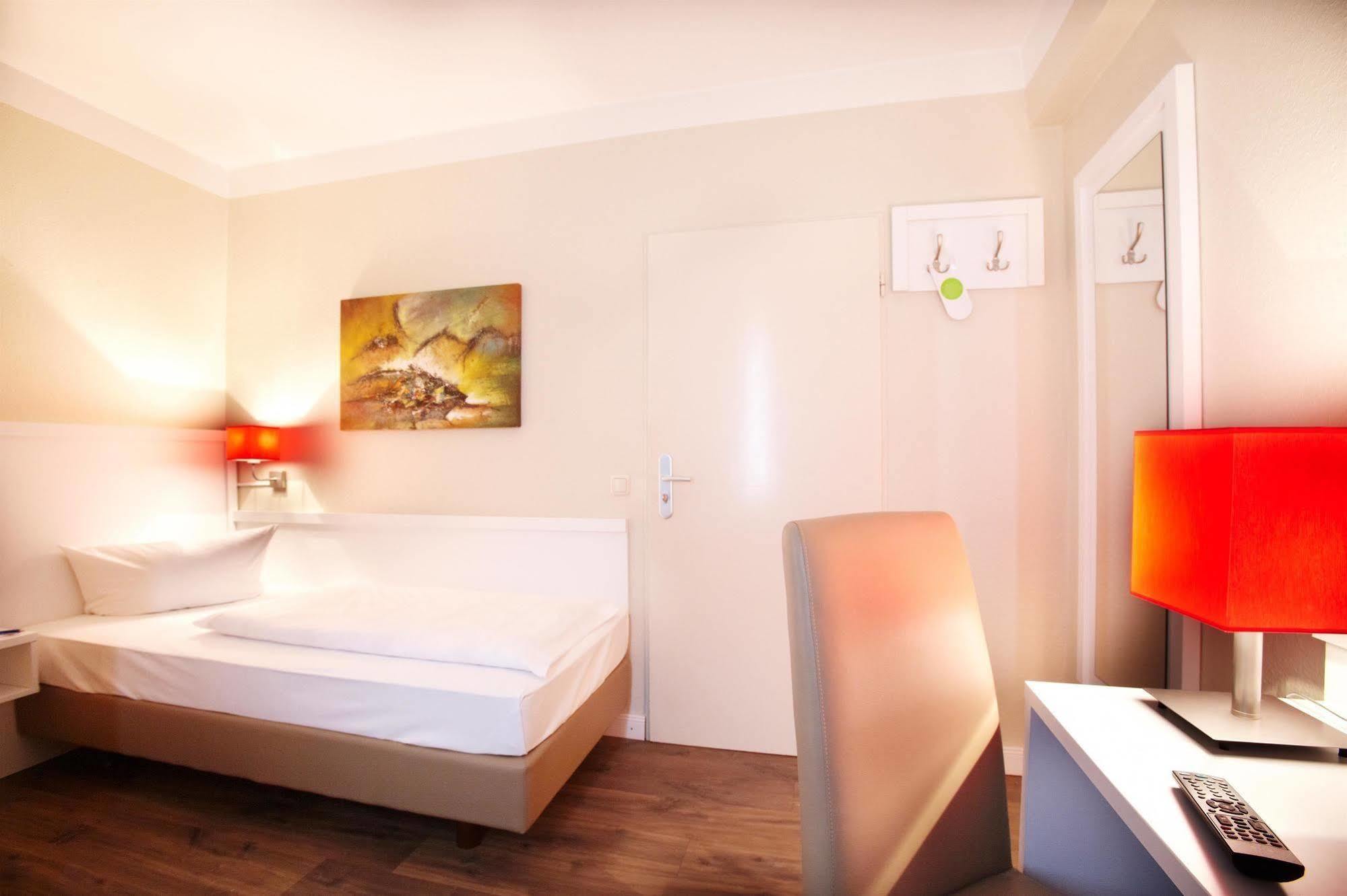 Hotel Ostseehalle Kiel By Premiere Classe Экстерьер фото
